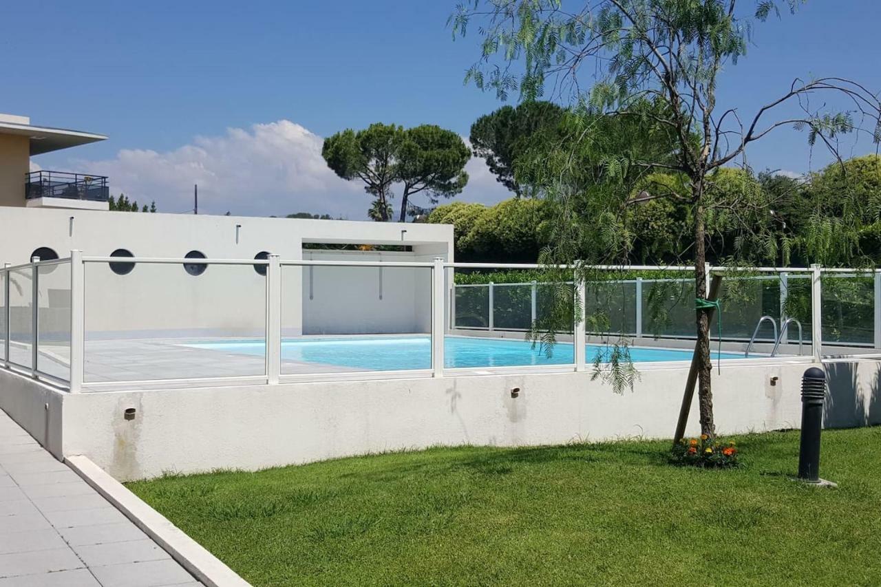 Appartamento F1 De 36M2 Avec Terrasse Et Parking Privatif. La Roquette-sur-Siagne Esterno foto